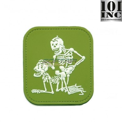 Patch 3d Pvc Two Skeletons Green 101 Inc (inc-444110-3520-od)